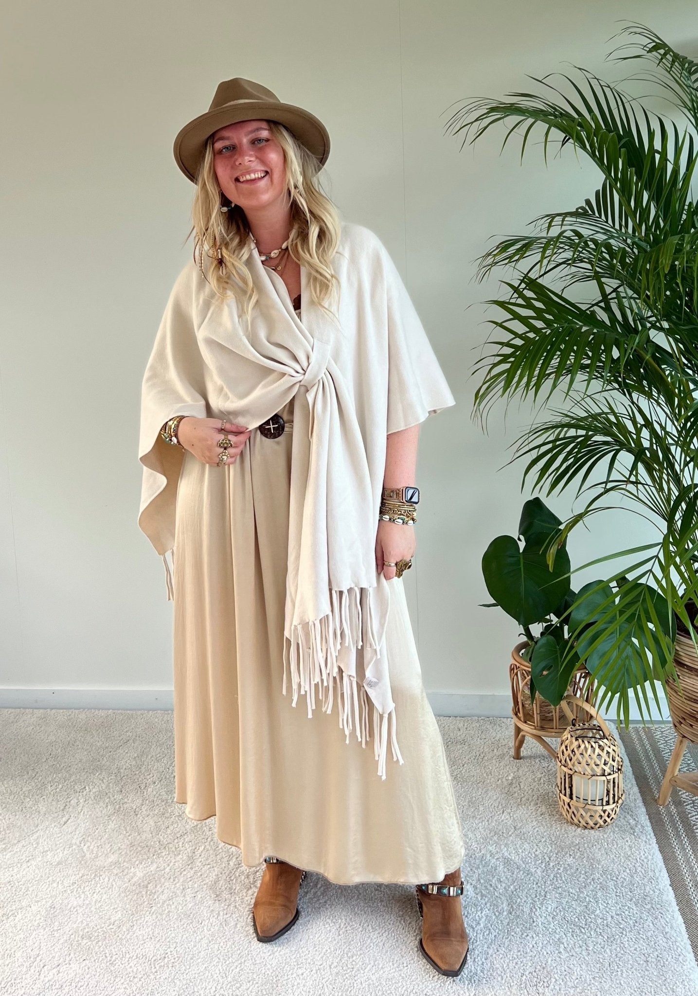 Poncho Cabrera - Ecru - Corazón Boutique